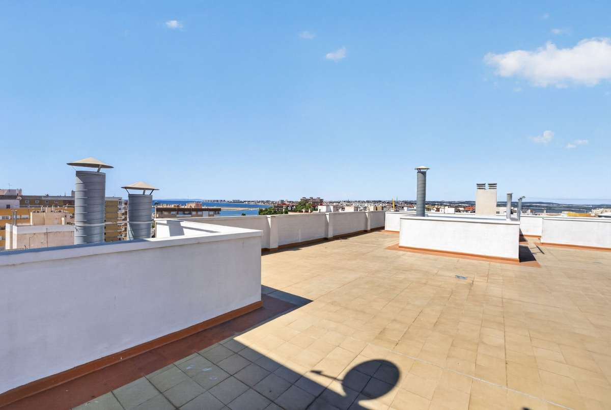 For sale - 3 Bedroom 2 Bathroom Apartment - Penthouse in Torrevieja - Torrevieja Centro  - Alicante