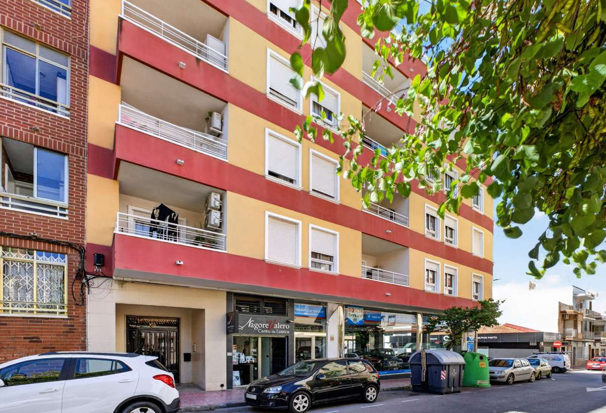 For sale - 3 Bedroom 2 Bathroom Apartment - Penthouse in Torrevieja - Torrevieja Centro  - Alicante