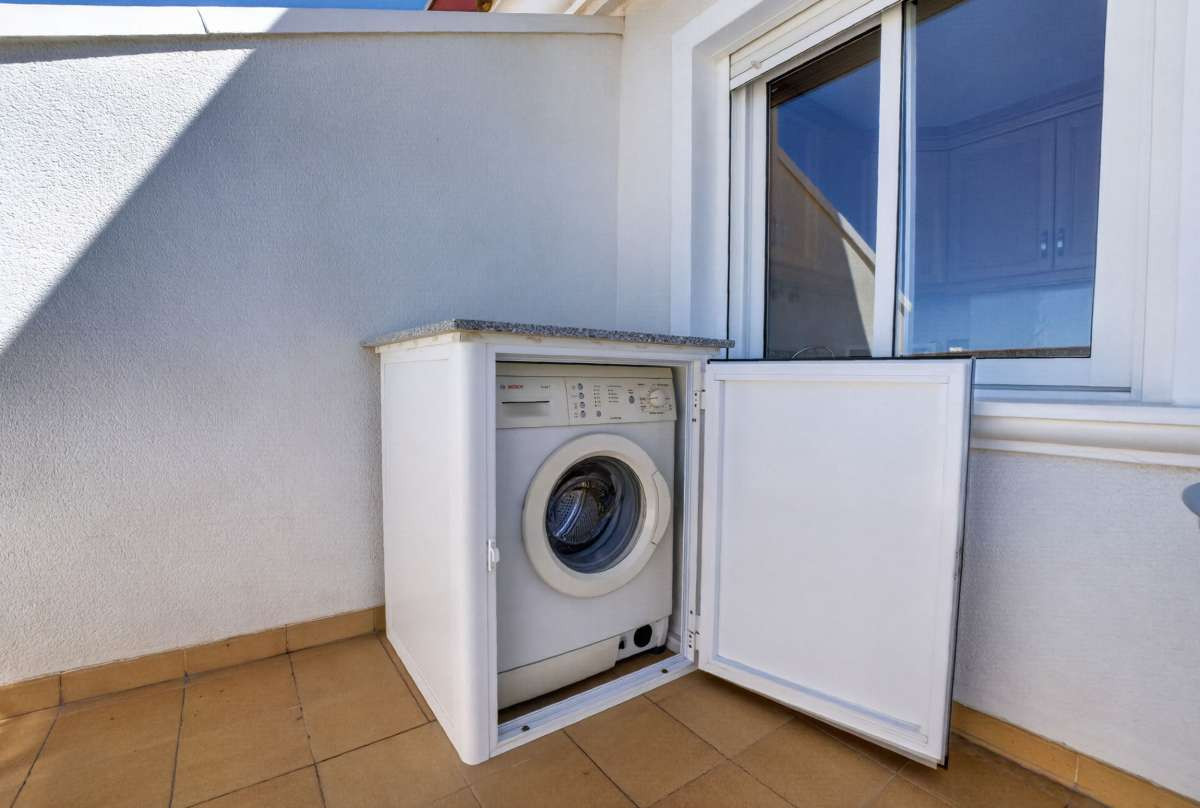 For sale - 3 Bedroom 2 Bathroom Apartment - Penthouse in Torrevieja - Torrevieja Centro  - Alicante