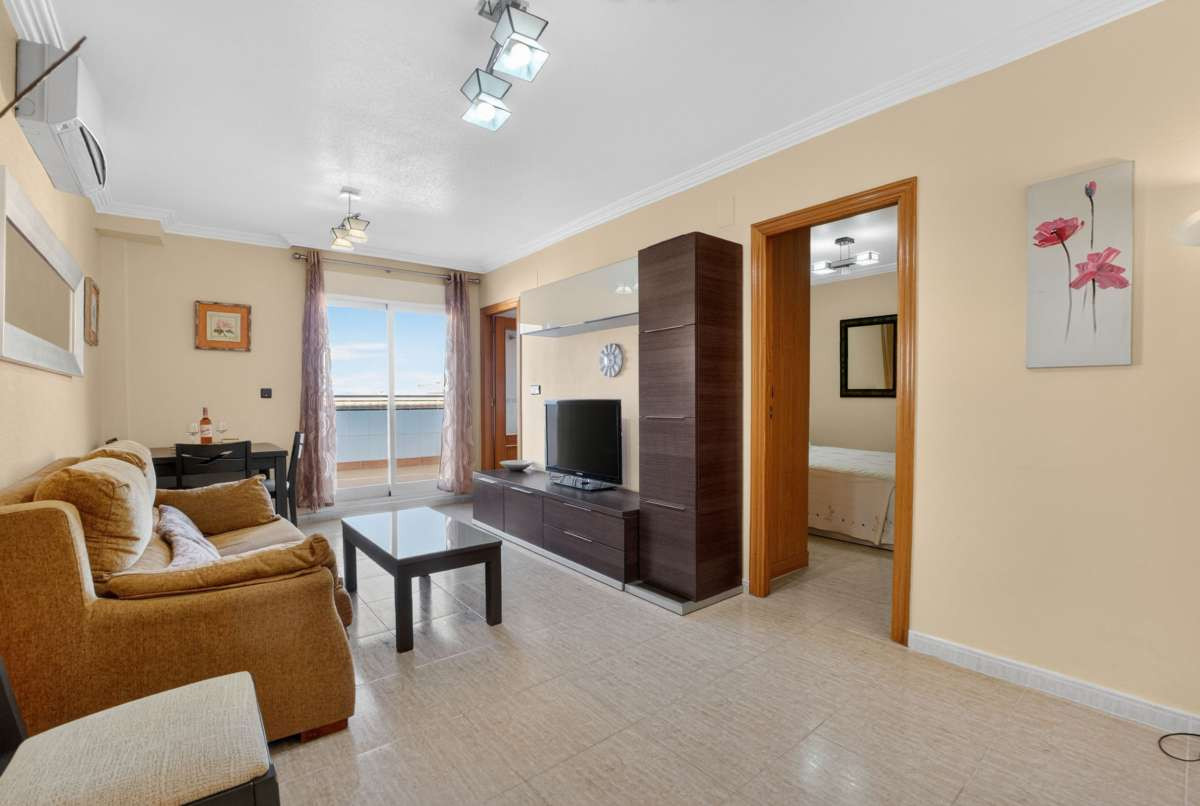 For sale - 3 Bedroom 2 Bathroom Apartment - Penthouse in Torrevieja - Torrevieja Centro  - Alicante