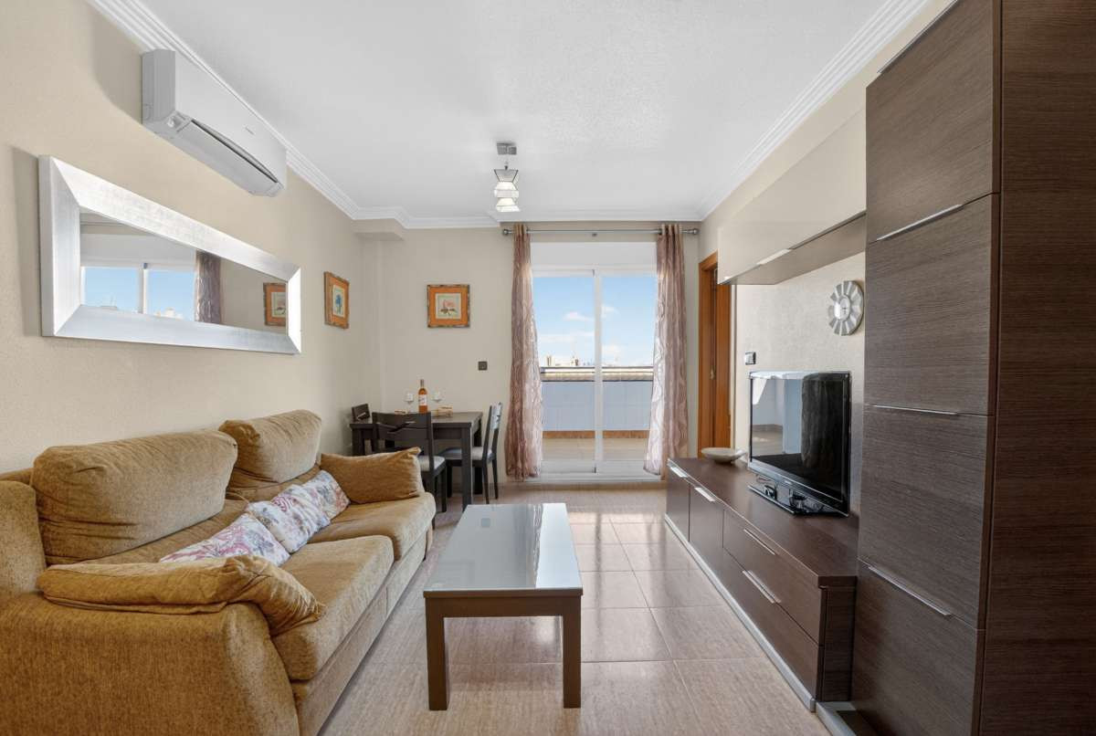 For sale - 3 Bedroom 2 Bathroom Apartment - Penthouse in Torrevieja - Torrevieja Centro  - Alicante