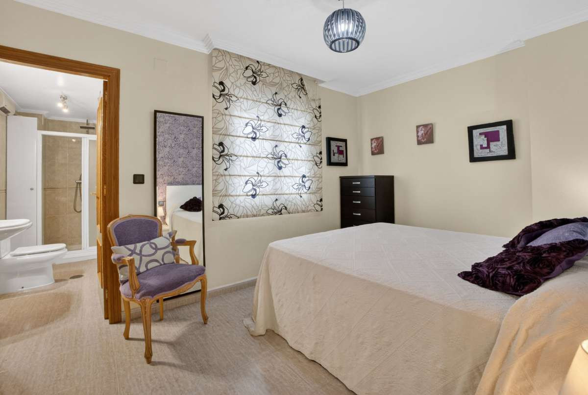 For sale - 3 Bedroom 2 Bathroom Apartment - Penthouse in Torrevieja - Torrevieja Centro  - Alicante