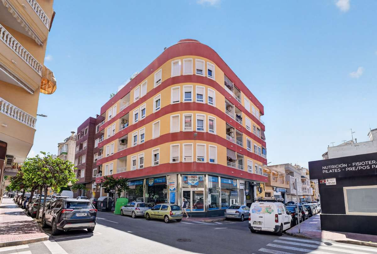 For sale - 3 Bedroom 2 Bathroom Apartment - Penthouse in Torrevieja - Torrevieja Centro  - Alicante