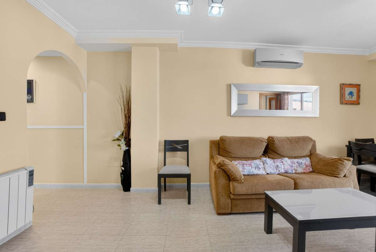 For sale - 3 Bedroom 2 Bathroom Apartment - Penthouse in Torrevieja - Torrevieja Centro  - Alicante