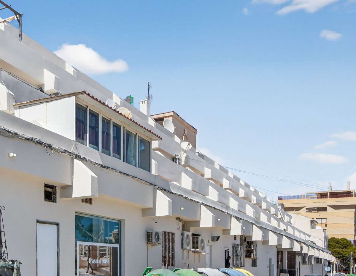For sale - 1 Bedroom 1 Bathroom Apartment - Middle Floor Apartment in Orihuela - Punta Prima  - Alicante