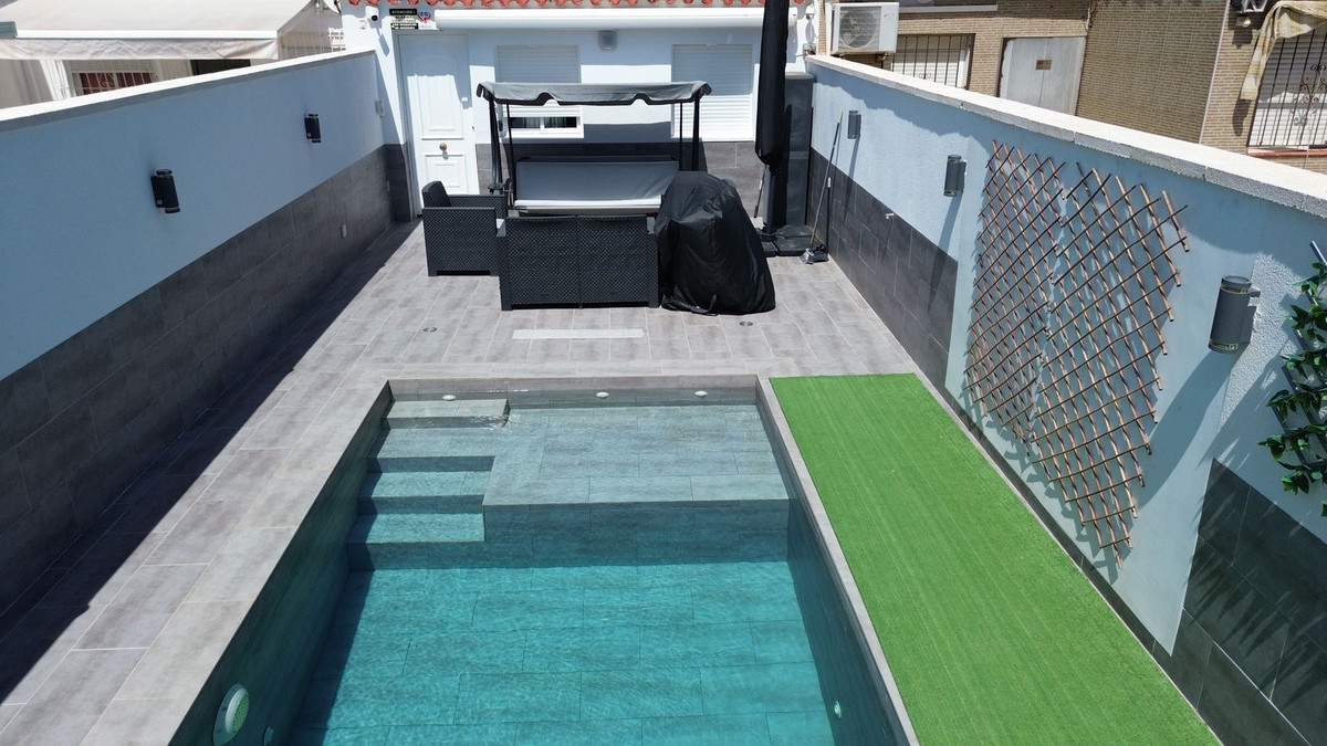 For sale - 2 Bedroom 1 Bathroom House - Bungalow in Torrevieja - Torrevieja Centro  - Alicante