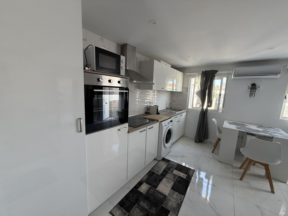 For sale - 2 Bedroom 1 Bathroom House - Bungalow in Torrevieja - Torrevieja Centro  - Alicante