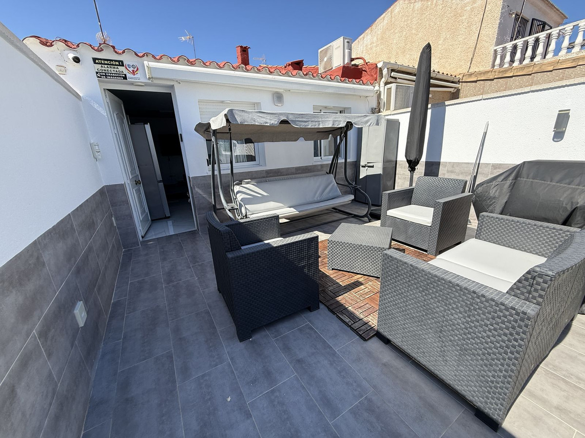 For sale - 2 Bedroom 1 Bathroom House - Bungalow in Torrevieja - Torrevieja Centro  - Alicante