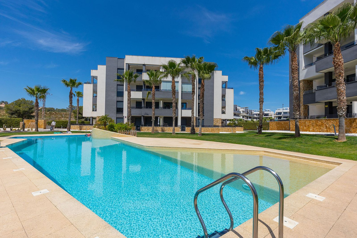 For sale - 2 Bedroom 2 Bathroom Apartment in Los Altos - Orihuela Costa  - Alicante
