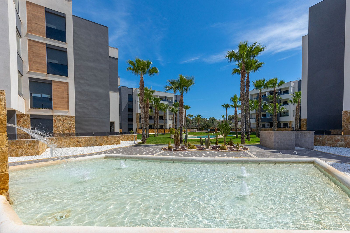 For sale - 2 Bedroom 2 Bathroom Apartment in Los Altos - Orihuela Costa  - Alicante