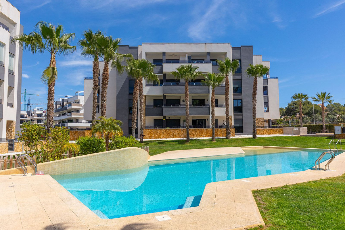For sale - 2 Bedroom 2 Bathroom Apartment in Los Altos - Orihuela Costa  - Alicante