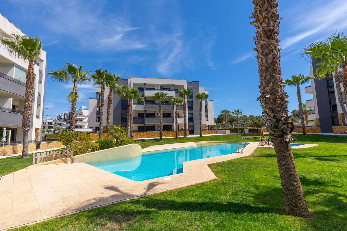 For sale - 2 Bedroom 2 Bathroom Apartment in Los Altos - Orihuela Costa  - Alicante
