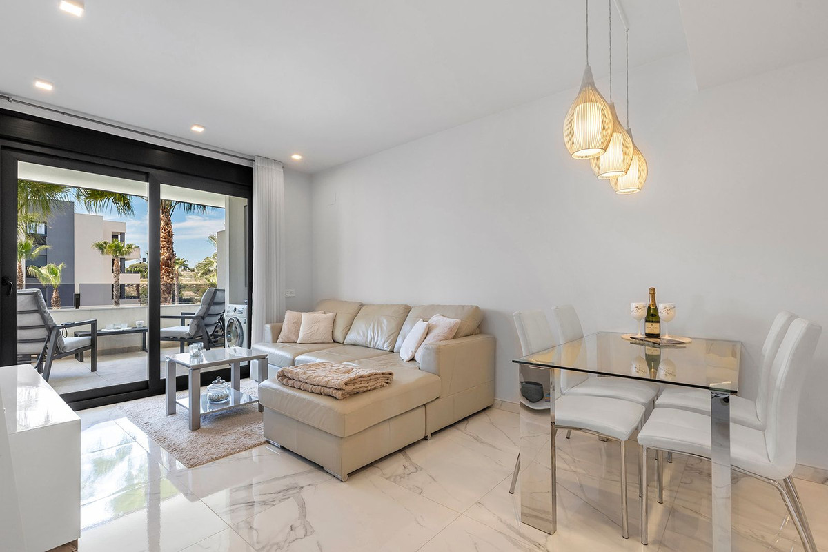 For sale - 2 Bedroom 2 Bathroom Apartment in Los Altos - Orihuela Costa  - Alicante