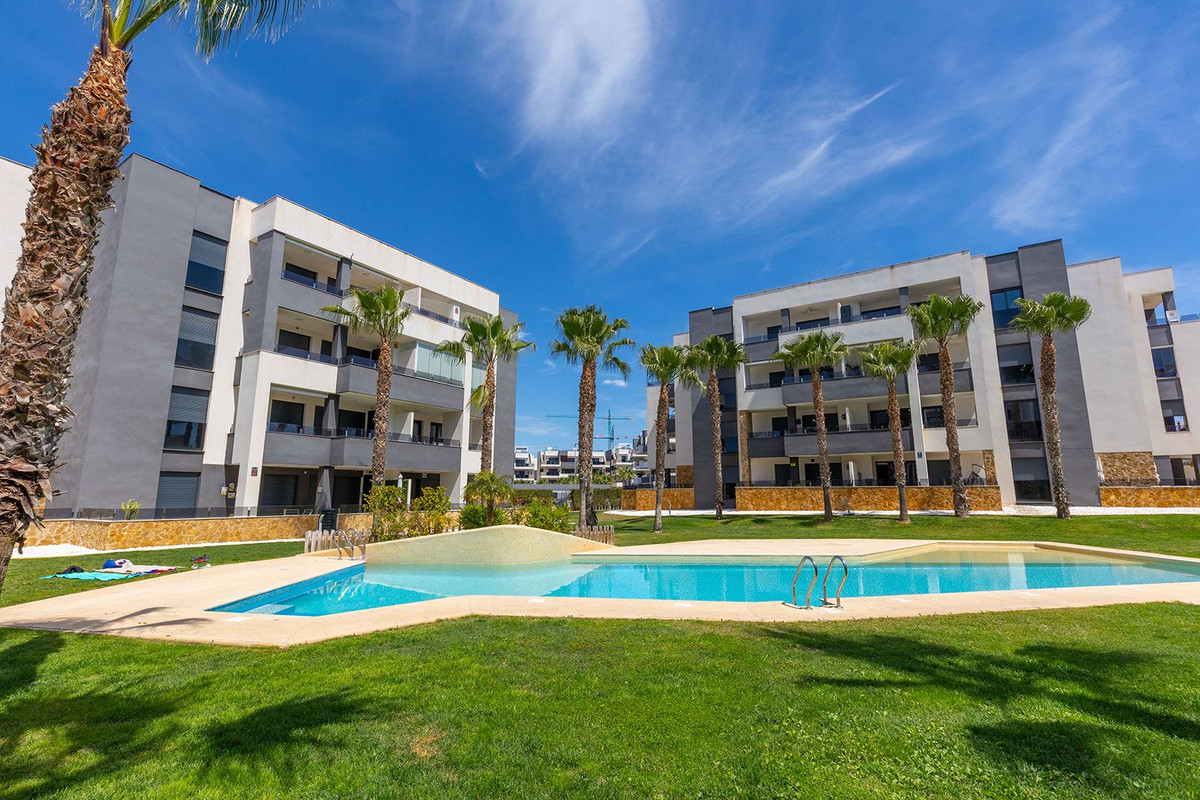 For sale - 2 Bedroom 2 Bathroom Apartment in Los Altos - Orihuela Costa  - Alicante