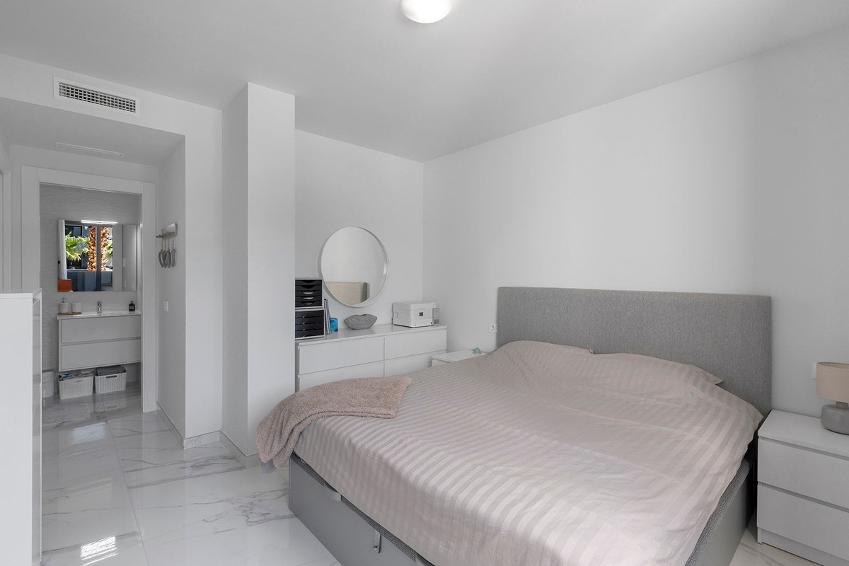 For sale - 2 Bedroom 2 Bathroom Apartment in Los Altos - Orihuela Costa  - Alicante