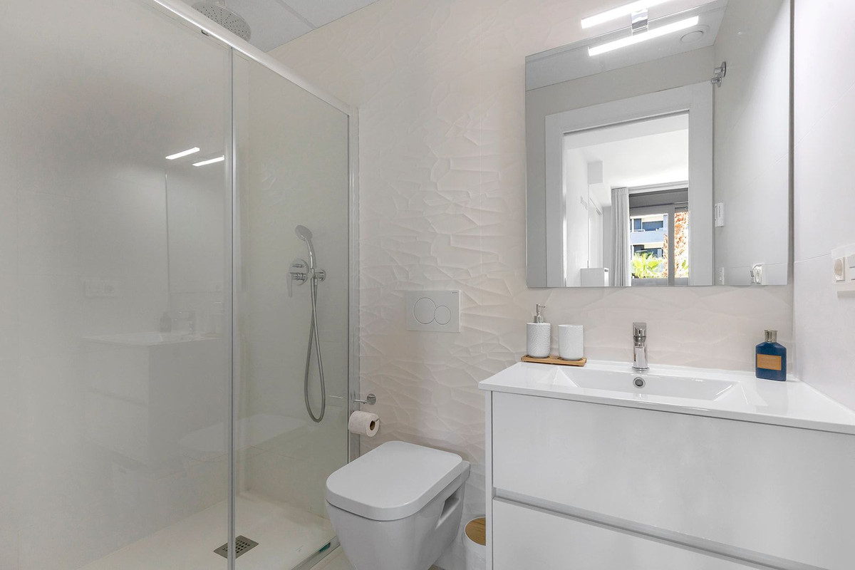 For sale - 2 Bedroom 2 Bathroom Apartment in Los Altos - Orihuela Costa  - Alicante