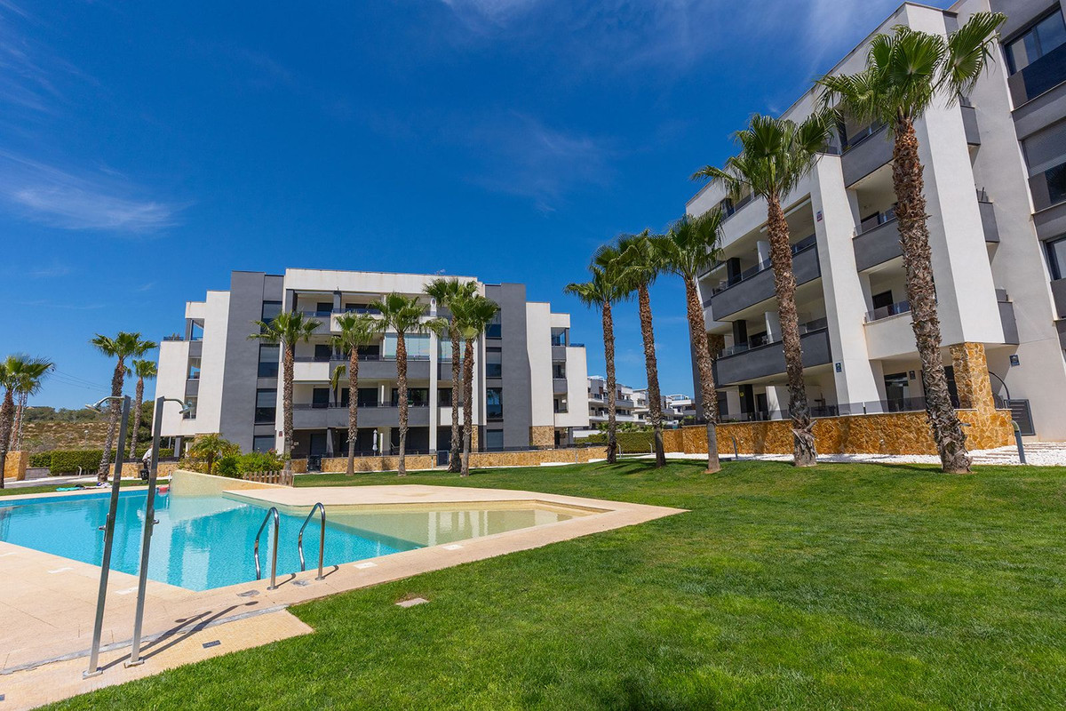 For sale - 2 Bedroom 2 Bathroom Apartment in Los Altos - Orihuela Costa  - Alicante