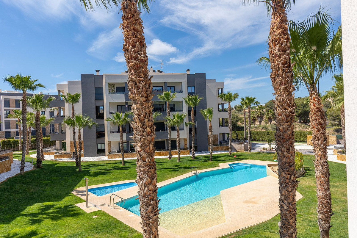 For sale - 2 Bedroom 2 Bathroom Apartment in Los Altos - Orihuela Costa  - Alicante