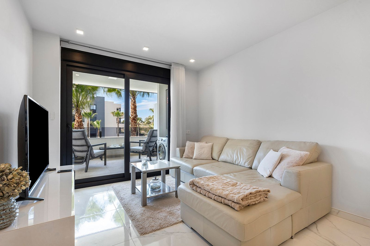 For sale - 2 Bedroom 2 Bathroom Apartment in Los Altos - Orihuela Costa  - Alicante