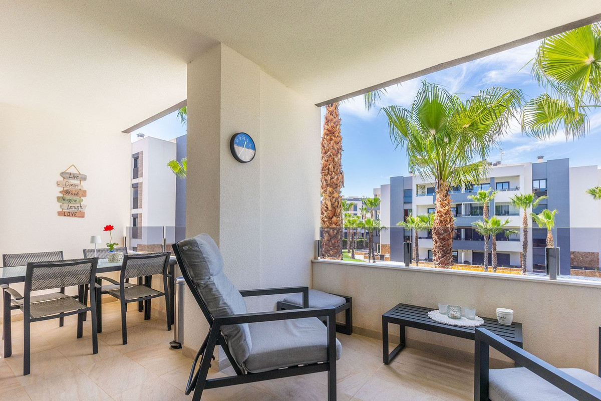 For sale - 2 Bedroom 2 Bathroom Apartment in Los Altos - Orihuela Costa  - Alicante