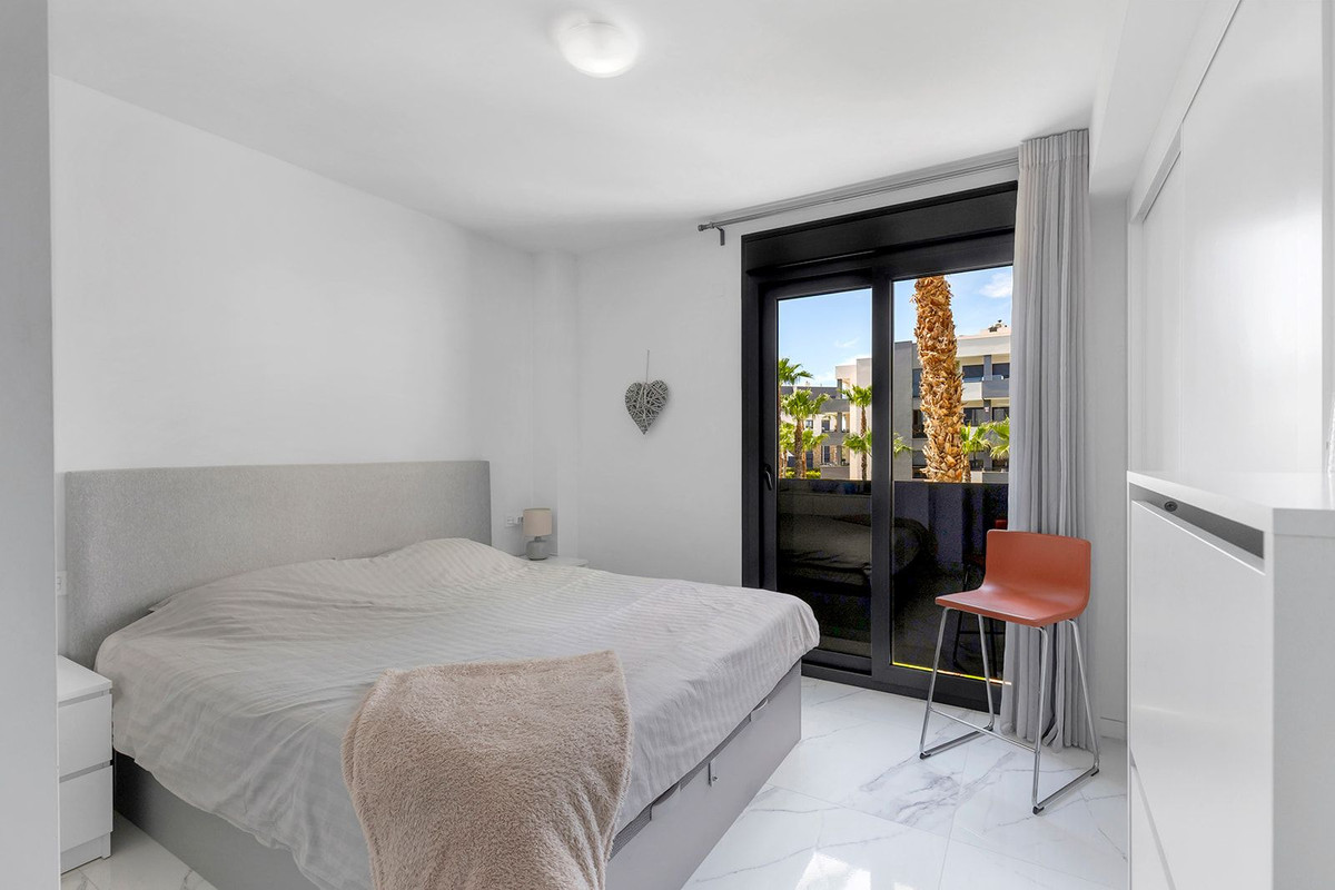 For sale - 2 Bedroom 2 Bathroom Apartment in Los Altos - Orihuela Costa  - Alicante