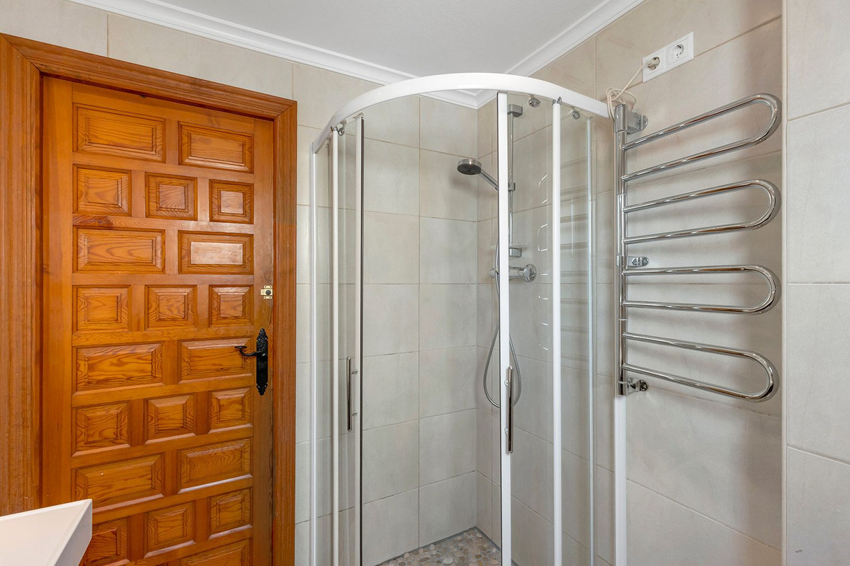 For sale - 4 Bedroom 2 Bathroom Apartment - Duplex in Torrevieja - Torrevieja Centro  - Alicante
