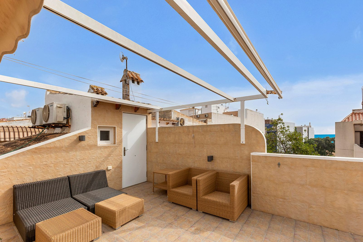 For sale - 4 Bedroom 2 Bathroom Apartment - Duplex in Torrevieja - Torrevieja Centro  - Alicante
