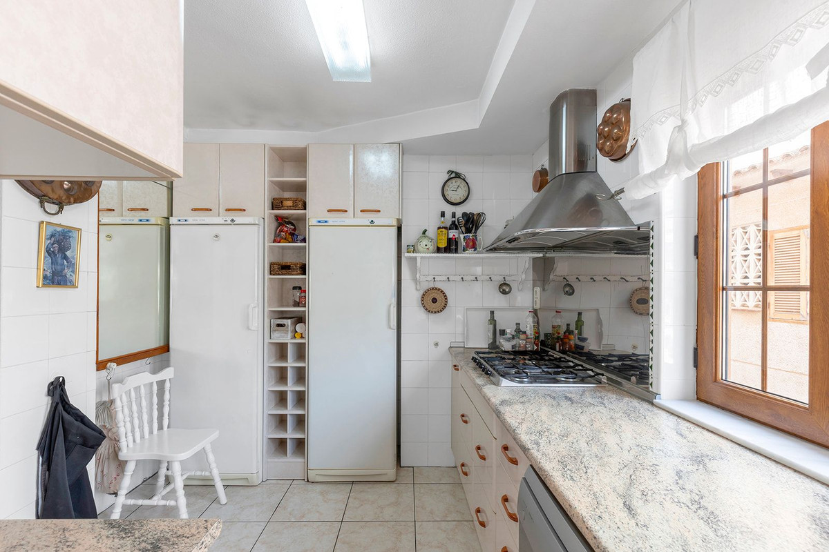 For sale - 4 Bedroom 2 Bathroom Apartment - Duplex in Torrevieja - Torrevieja Centro  - Alicante
