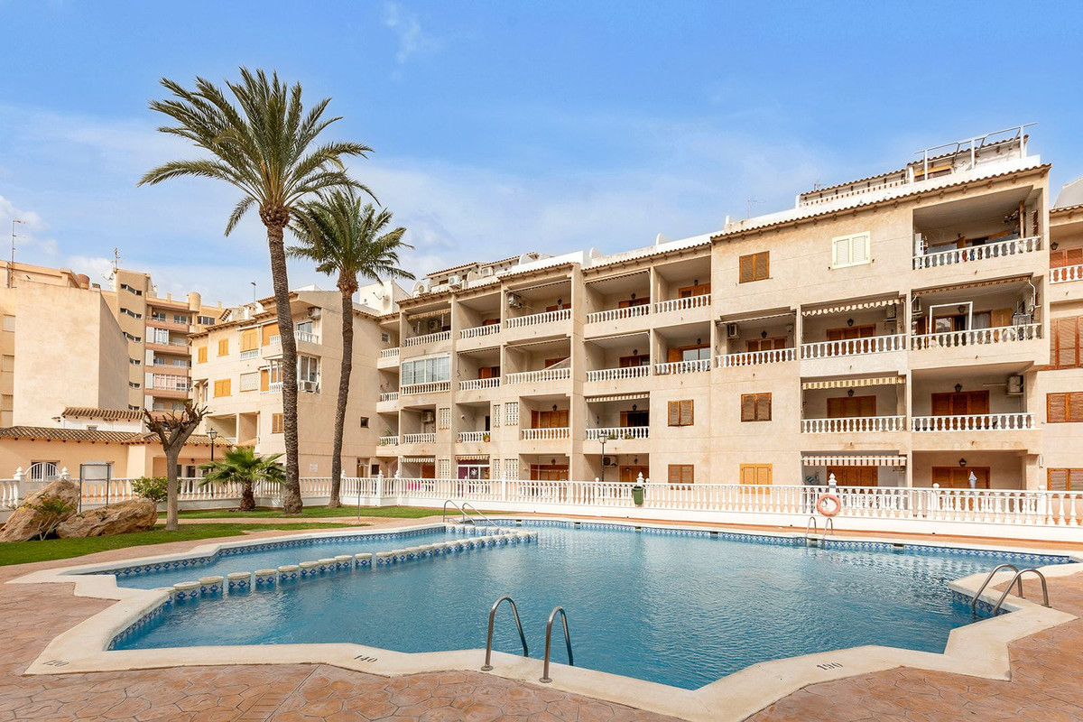 For sale - 4 Bedroom 2 Bathroom Apartment - Duplex in Torrevieja - Torrevieja Centro  - Alicante