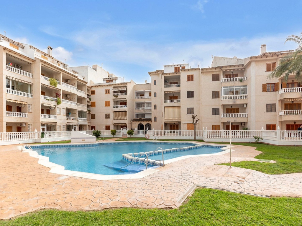4 Bedroom 2 Bathroom Apartment - Duplex in Torrevieja