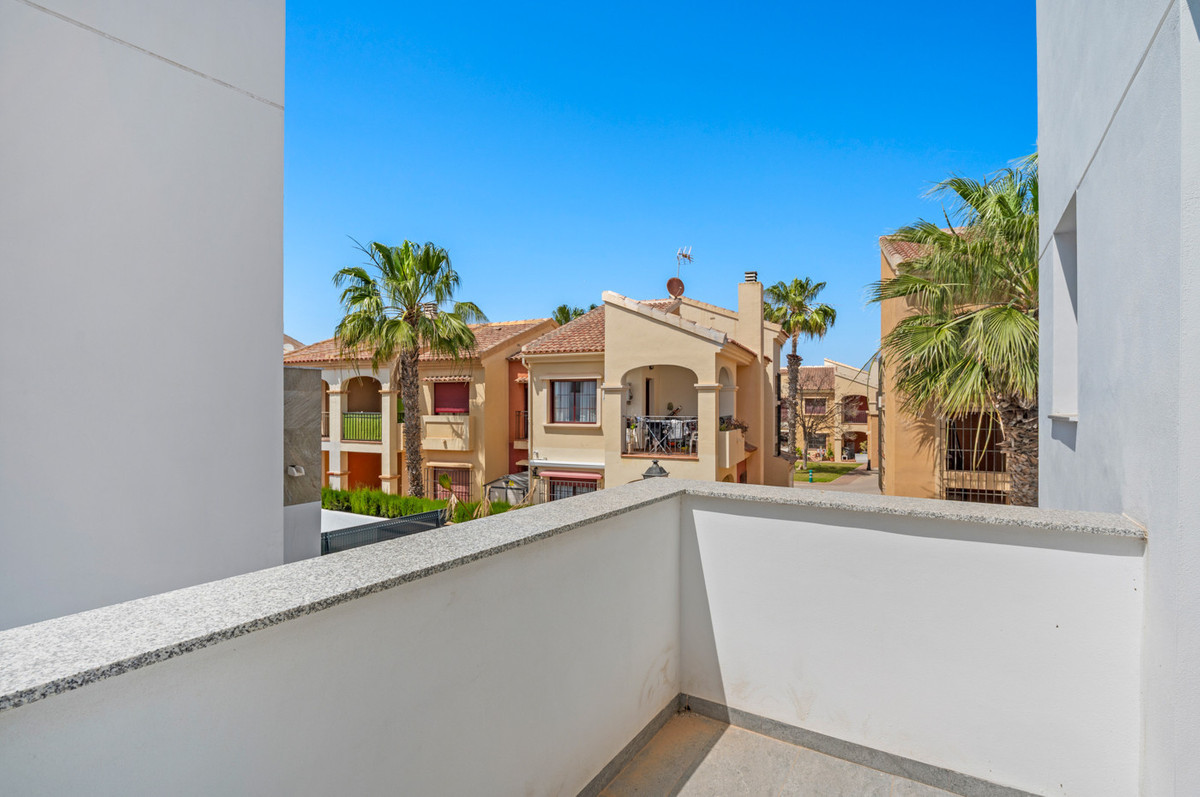 For sale - 3 Bedroom 3 Bathroom House - Detached Villa in Torrevieja - Torrevieja Centro  - Alicante