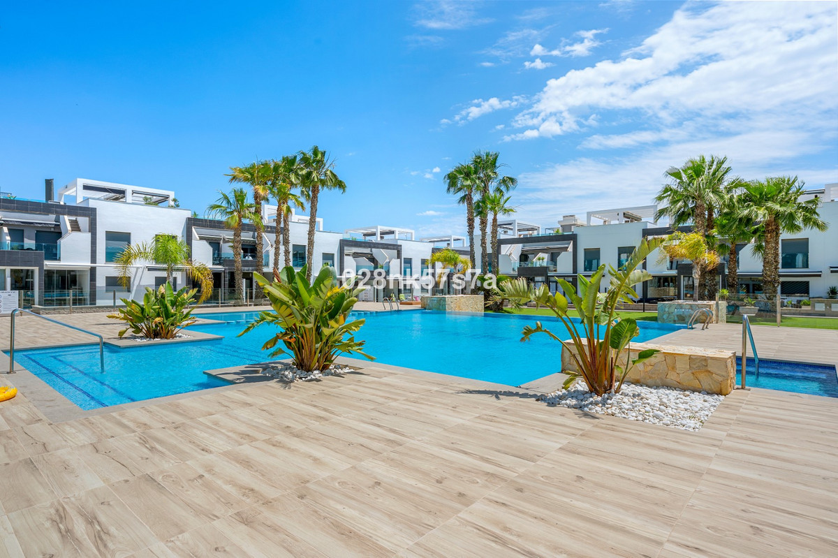 For sale - 2 Bedroom 2 Bathroom Apartment - Ground Floor Apartment in Orihuela - La Zenia  - Alicante
