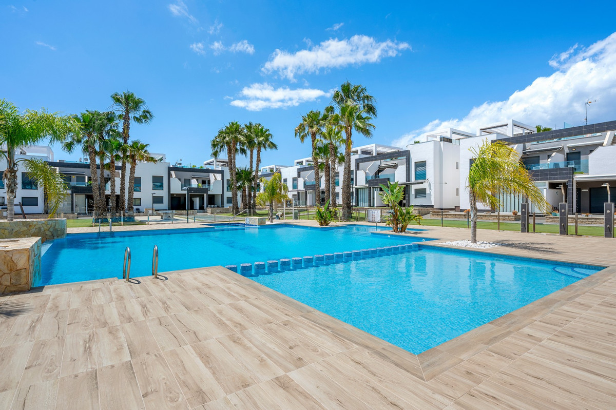 For sale - 2 Bedroom 2 Bathroom Apartment - Ground Floor Apartment in Orihuela - La Zenia  - Alicante