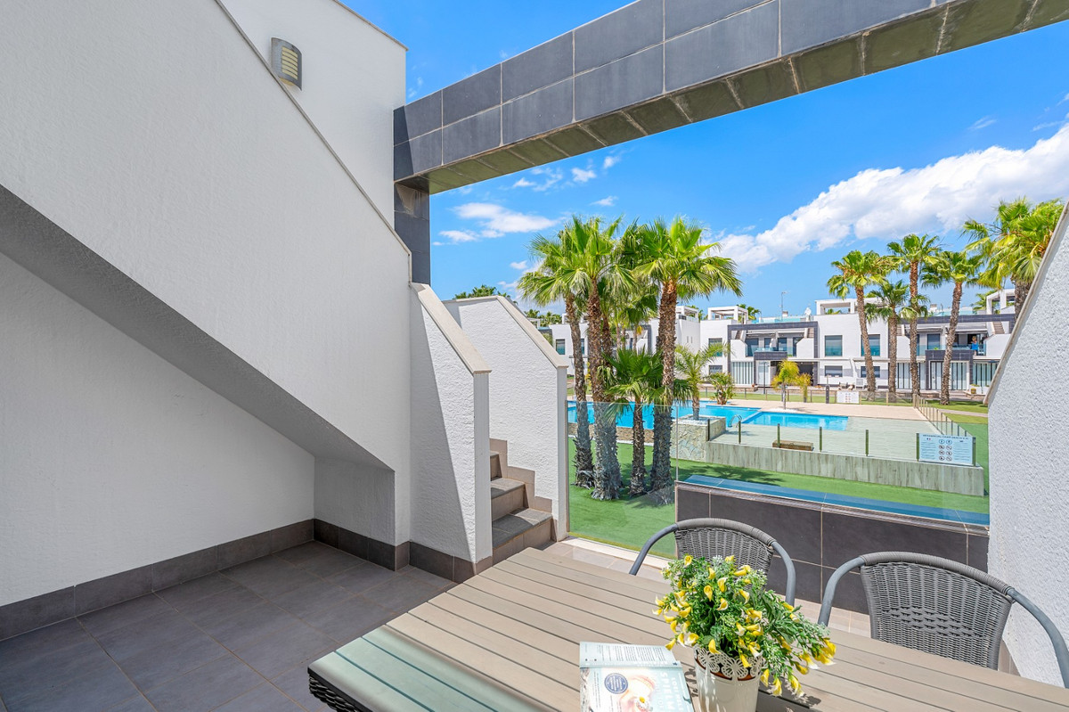 For sale - 2 Bedroom 2 Bathroom Apartment - Ground Floor Apartment in Orihuela - La Zenia  - Alicante