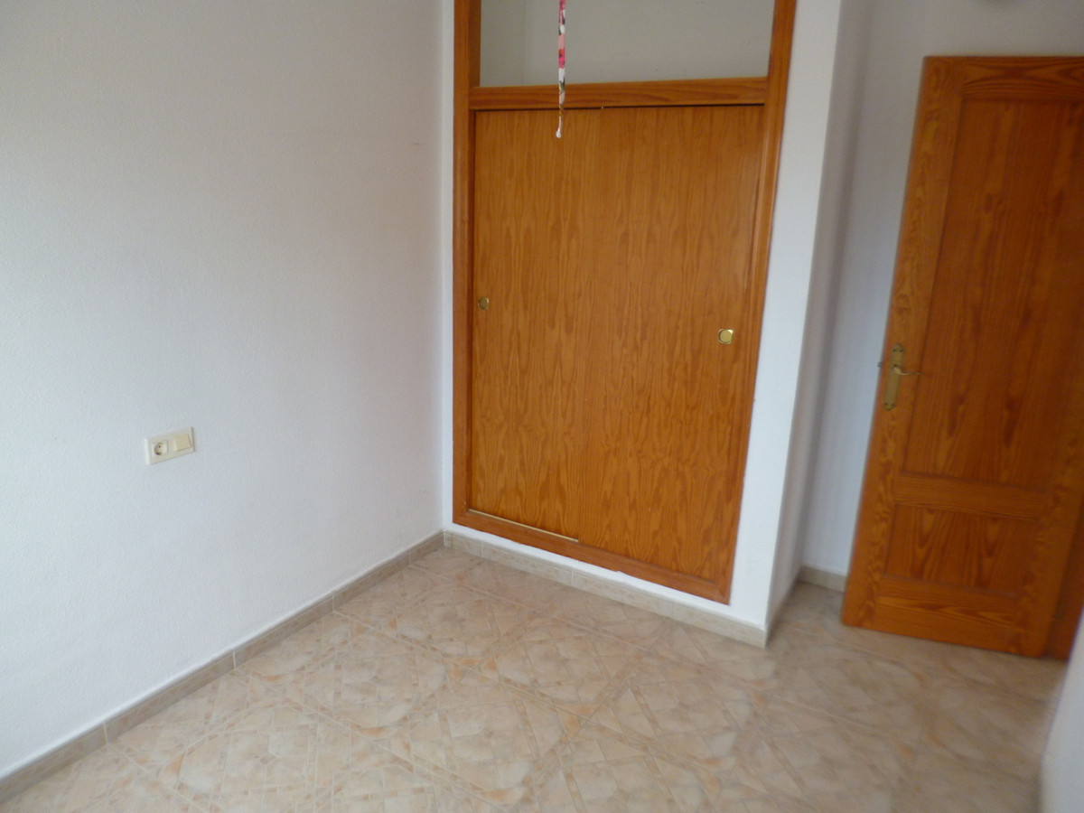 For sale - 3 Bedroom 2 Bathroom House - Semi-Detached House in Orihuela - Playa Flamenca  - Alicante