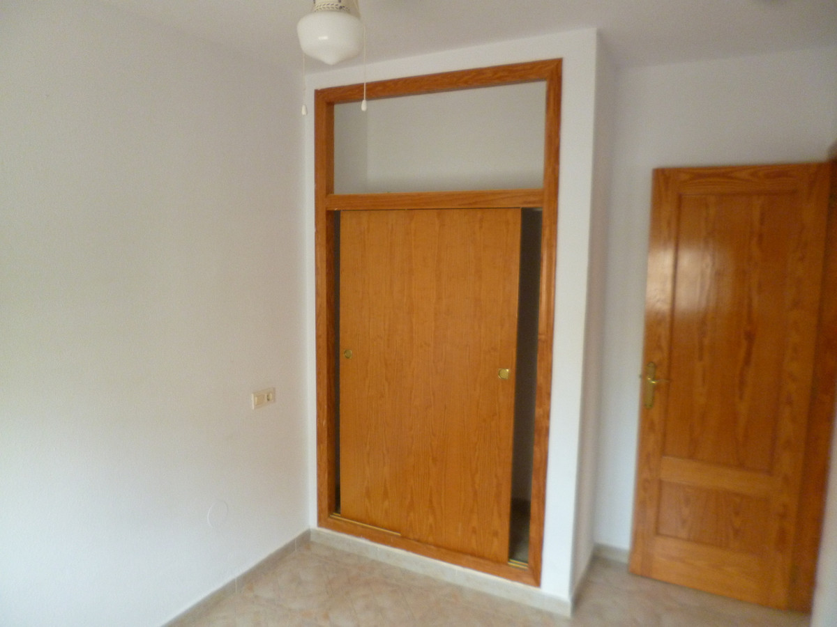 For sale - 3 Bedroom 2 Bathroom House - Semi-Detached House in Orihuela - Playa Flamenca  - Alicante