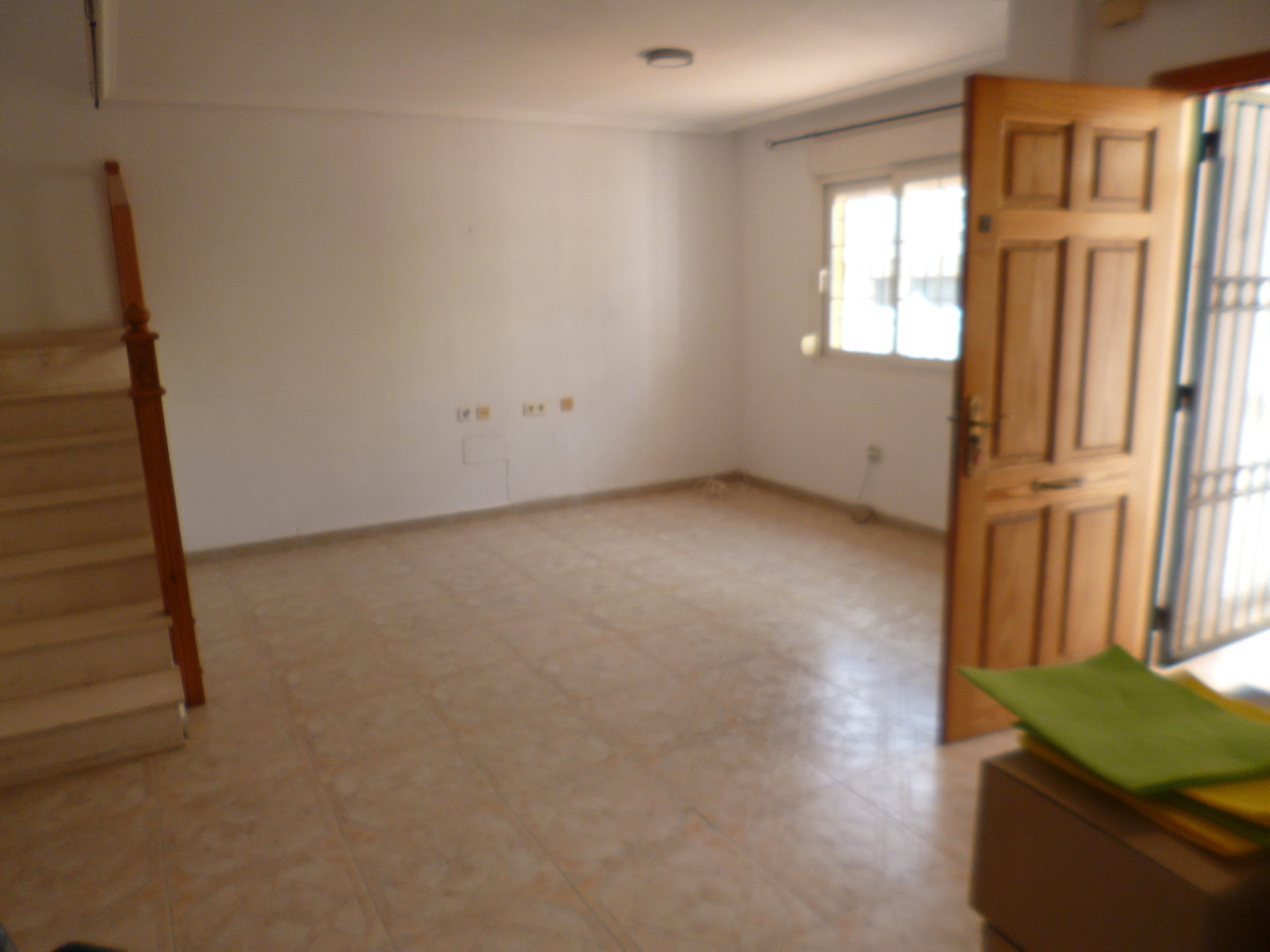 For sale - 3 Bedroom 2 Bathroom House - Semi-Detached House in Orihuela - Playa Flamenca  - Alicante