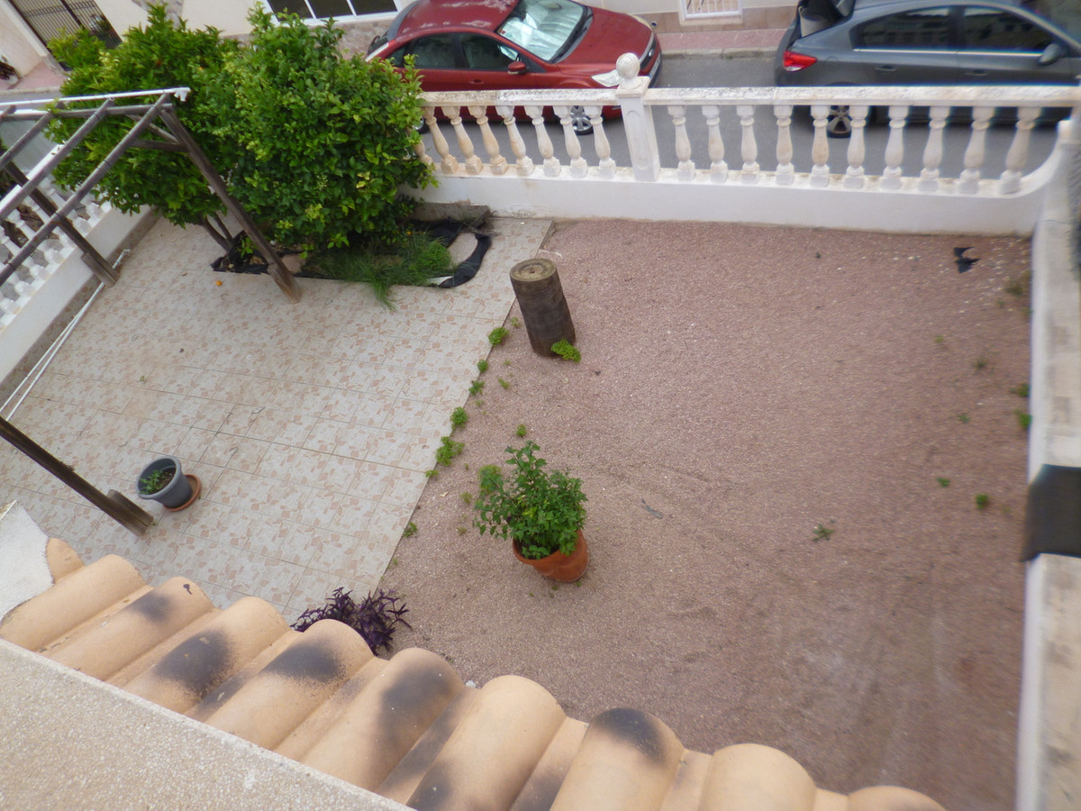 For sale - 3 Bedroom 2 Bathroom House - Semi-Detached House in Orihuela - Playa Flamenca  - Alicante