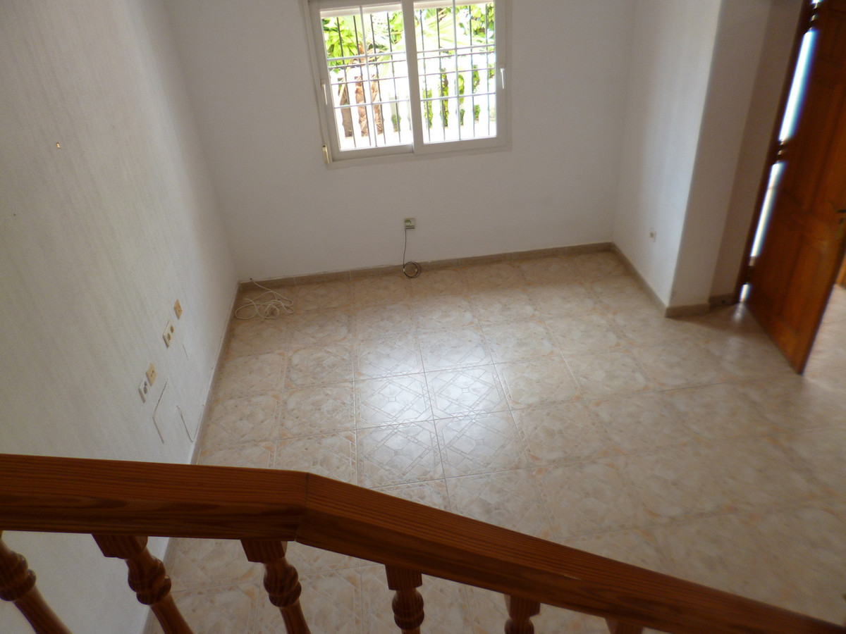 For sale - 3 Bedroom 2 Bathroom House - Semi-Detached House in Orihuela - Playa Flamenca  - Alicante