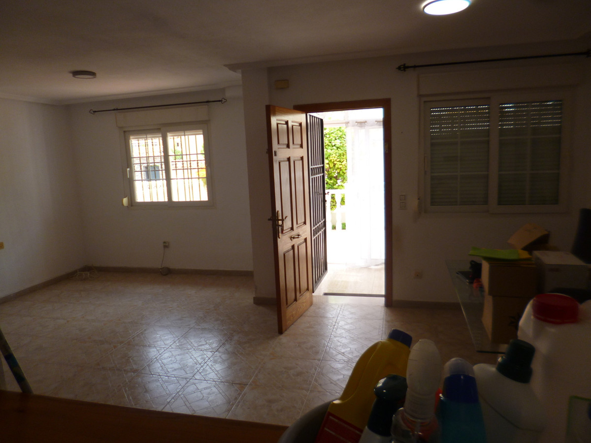 For sale - 3 Bedroom 2 Bathroom House - Semi-Detached House in Orihuela - Playa Flamenca  - Alicante