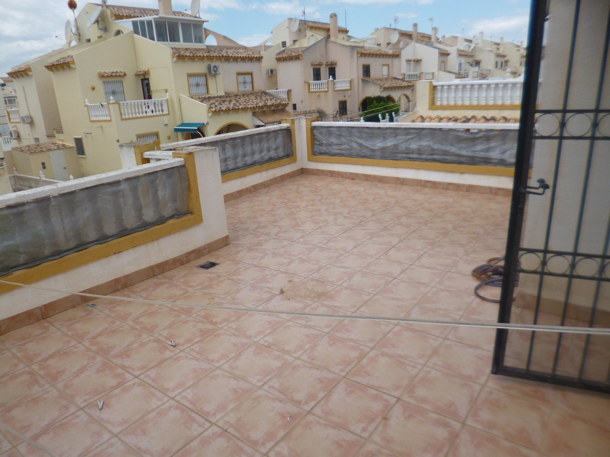 For sale - 3 Bedroom 2 Bathroom House - Semi-Detached House in Orihuela - Playa Flamenca  - Alicante
