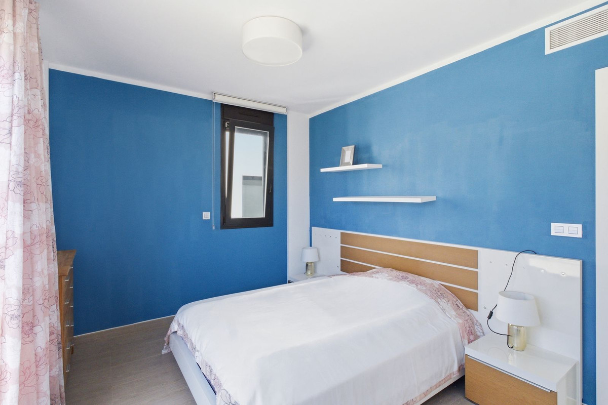 For sale - 3 Bedroom 2 Bathroom Detached Villa in Punta Prima  - Punta Prima  - Alicante