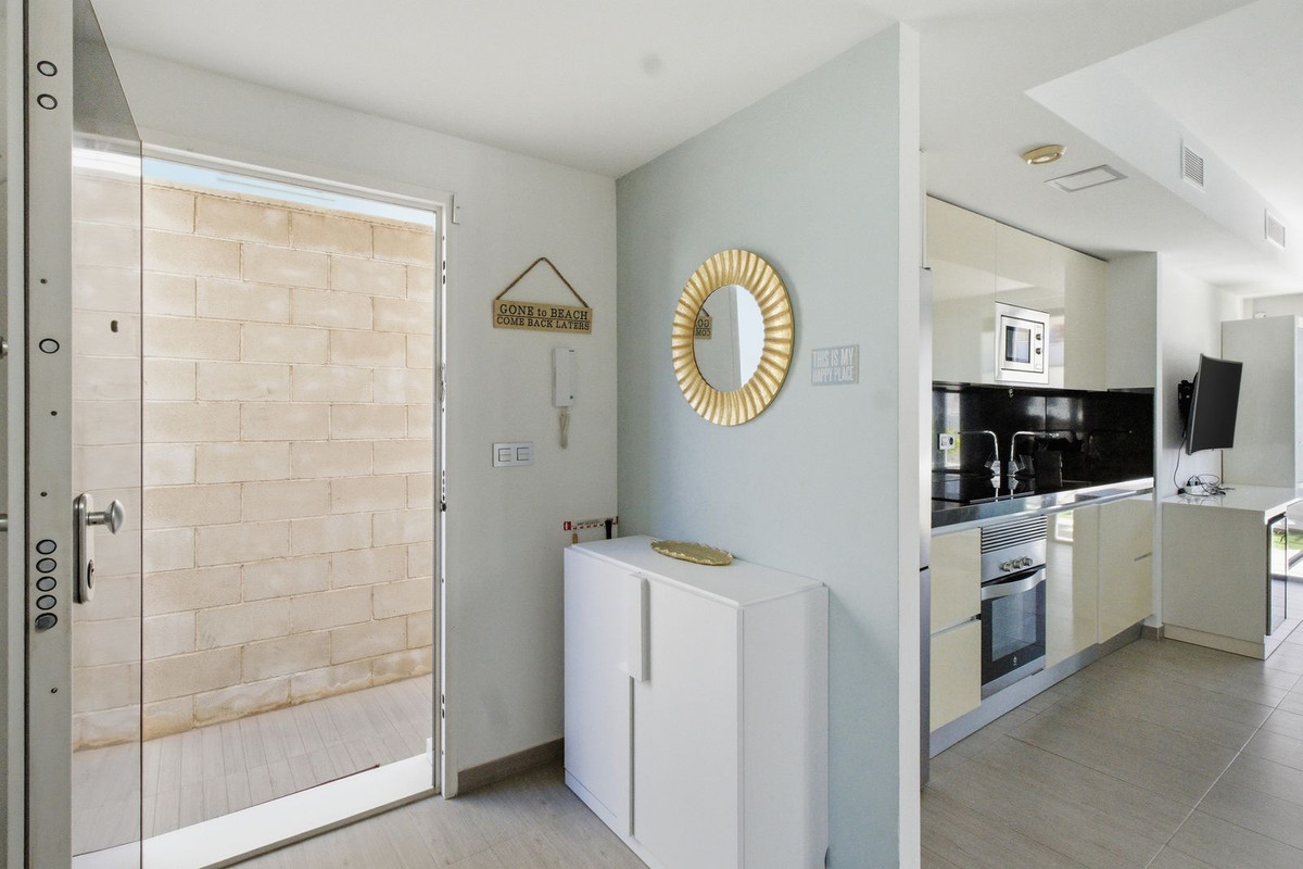 For sale - 3 Bedroom 2 Bathroom Detached Villa in Punta Prima  - Punta Prima  - Alicante