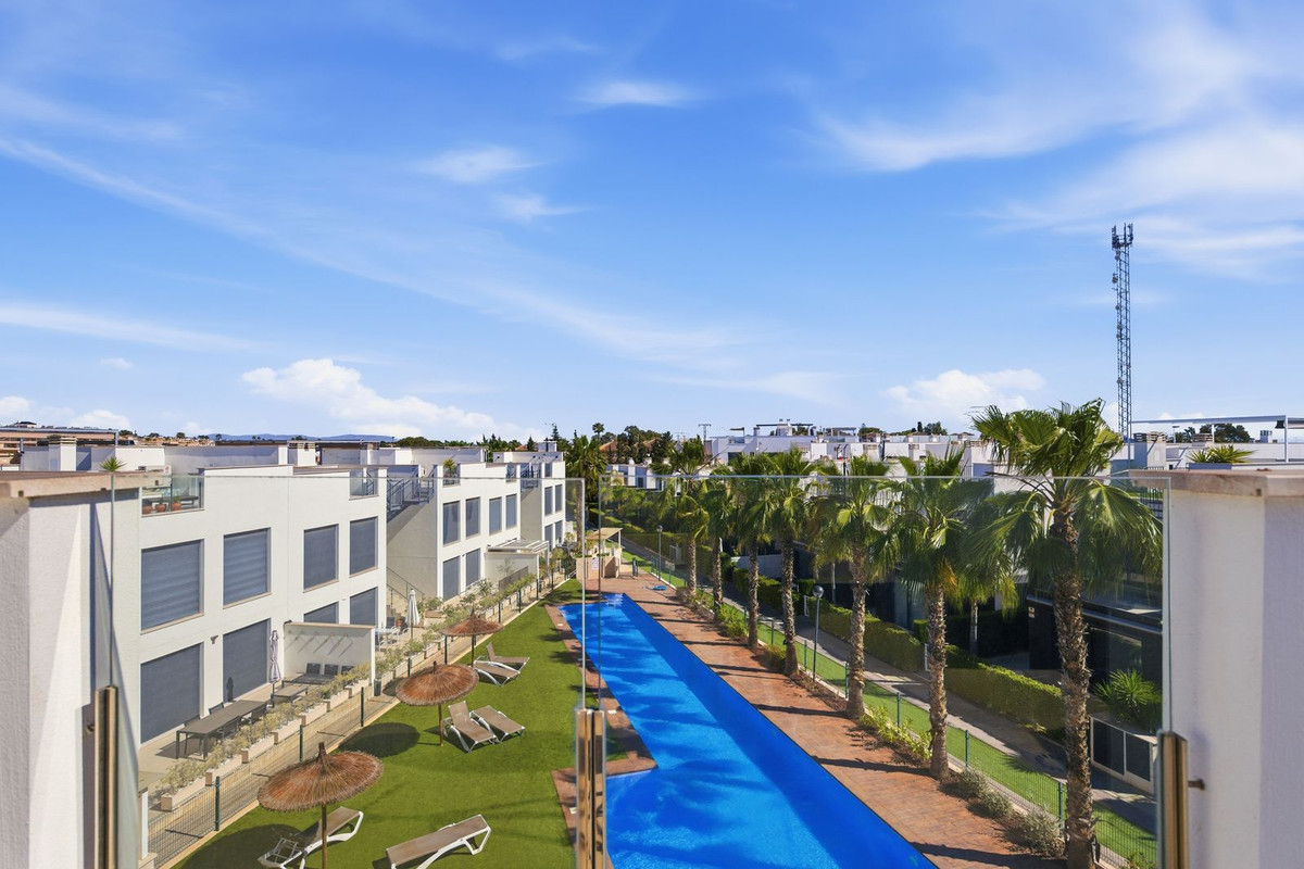 For sale - 3 Bedroom 2 Bathroom Detached Villa in Punta Prima  - Punta Prima  - Alicante