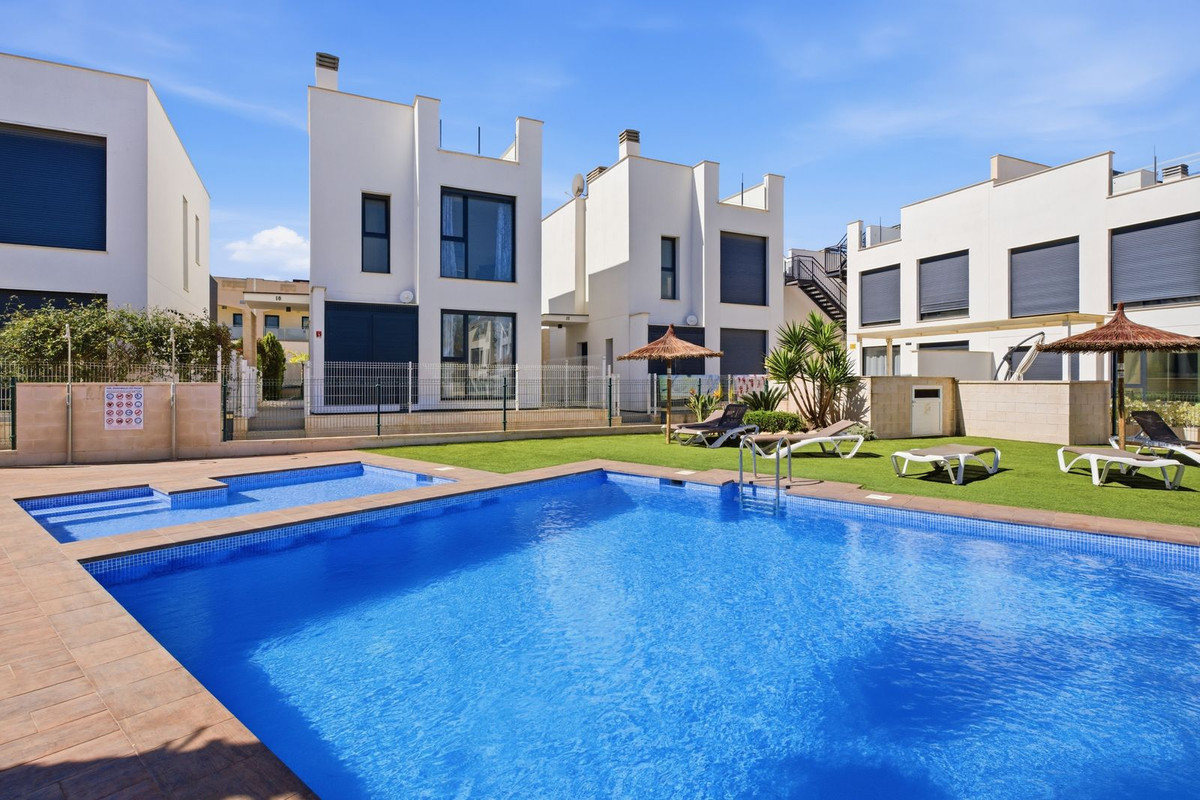 For sale - 3 Bedroom 2 Bathroom Detached Villa in Punta Prima  - Punta Prima  - Alicante