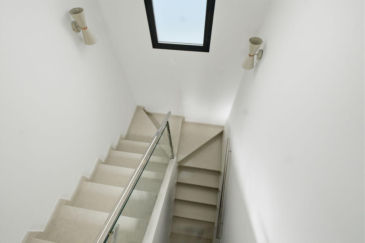 For sale - 3 Bedroom 2 Bathroom Detached Villa in Punta Prima  - Punta Prima  - Alicante