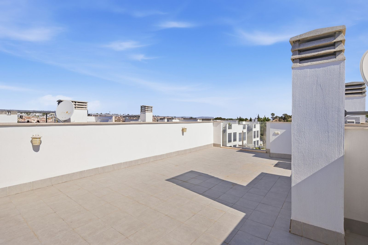For sale - 3 Bedroom 2 Bathroom Detached Villa in Punta Prima  - Punta Prima  - Alicante