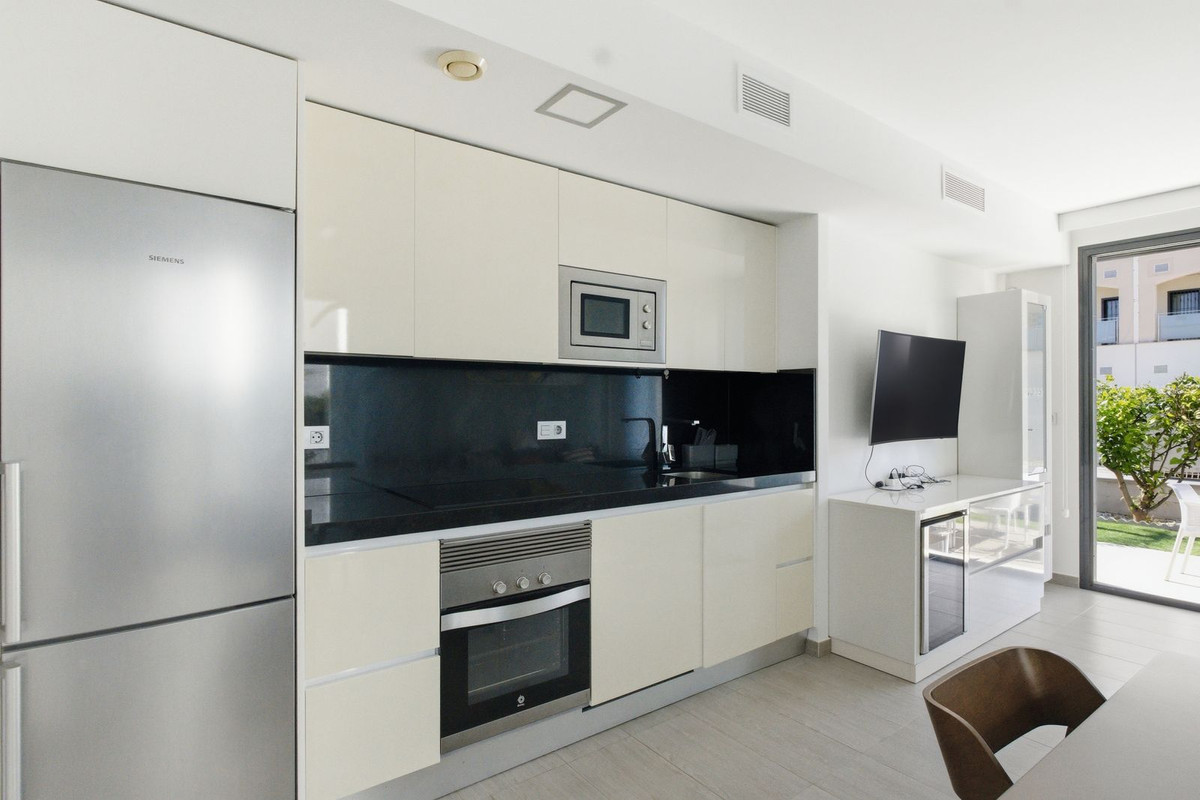 For sale - 3 Bedroom 2 Bathroom Detached Villa in Punta Prima  - Punta Prima  - Alicante