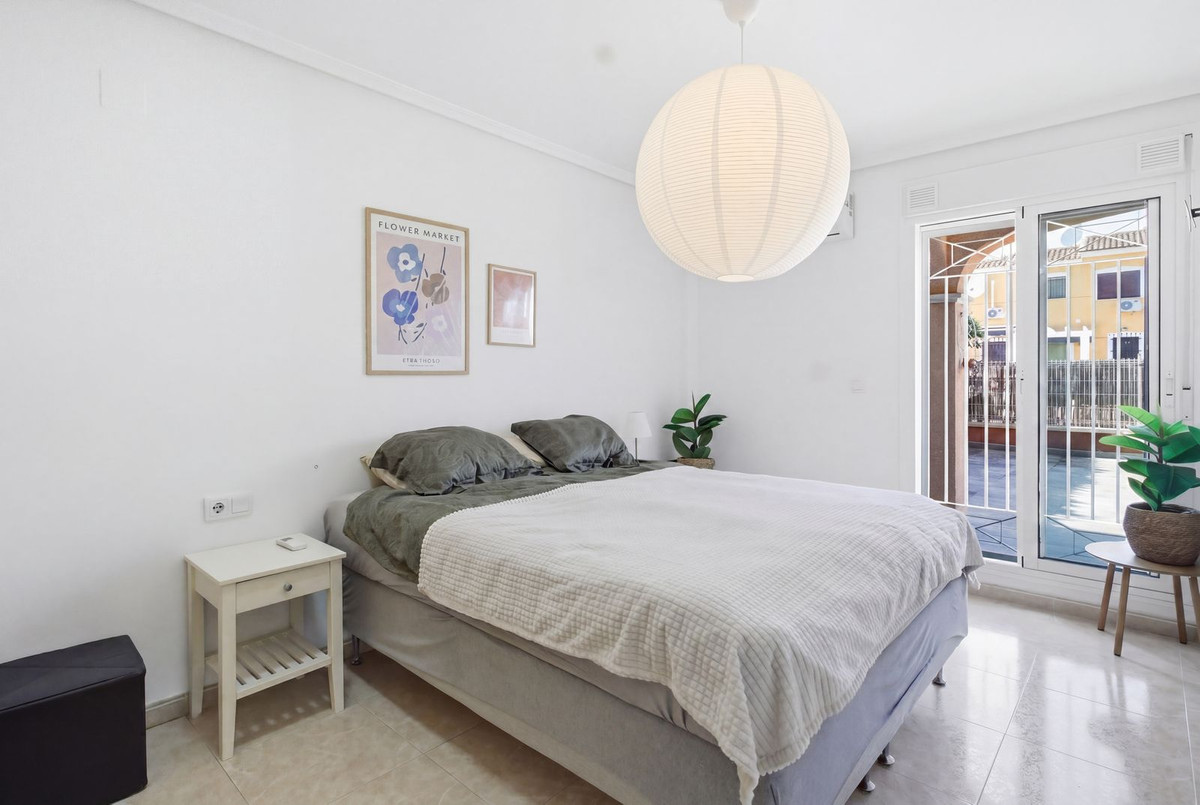 For sale - 2 Bedroom 2 Bathroom Ground Floor Apartment in Playa Flamenca - Punta Prima   - Alicante