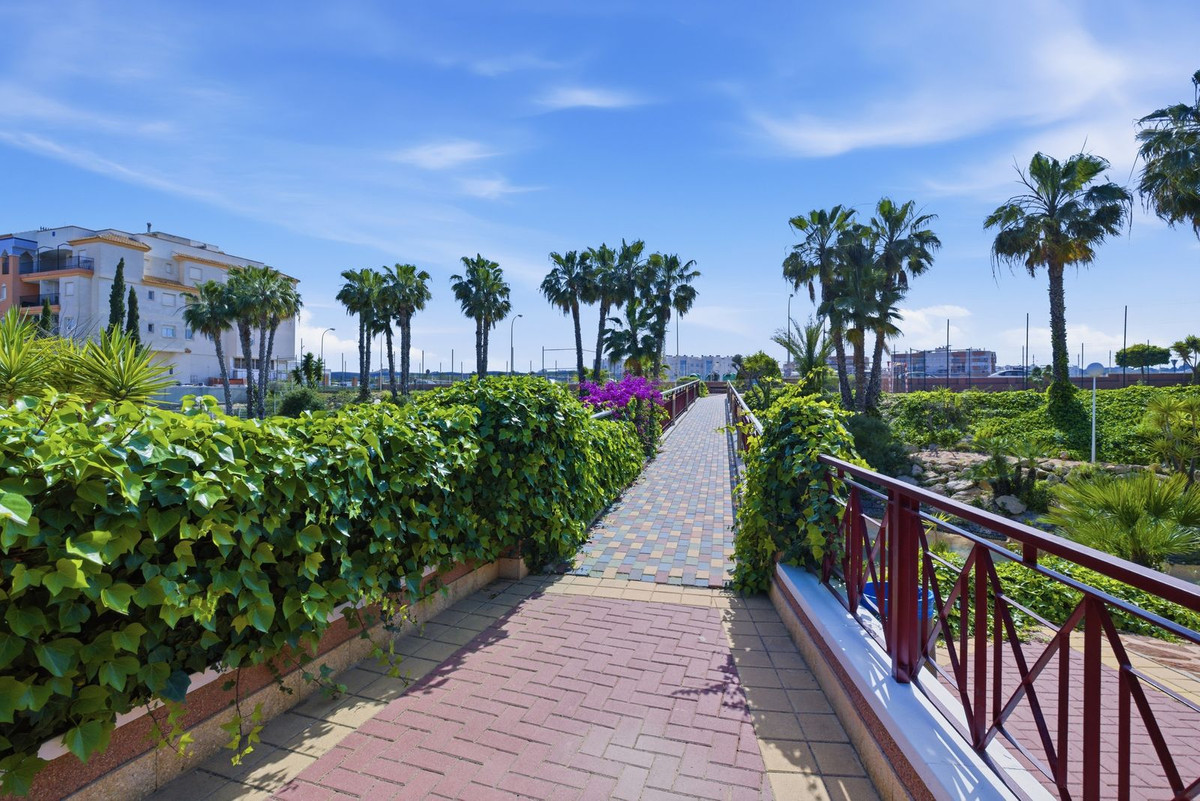 For sale - 2 Bedroom 2 Bathroom Ground Floor Apartment in Playa Flamenca - Punta Prima   - Alicante
